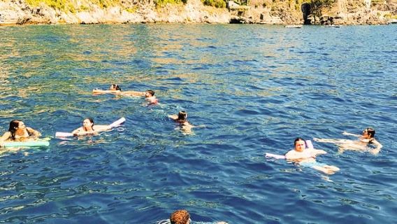 Da Amalfi: tour in barca della Costiera e del Fiordo di Furore con sosta per il bagno