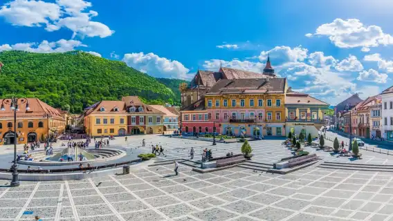 From Bucharest: Day Trip to Dracula's Castle, Peles & Brasov