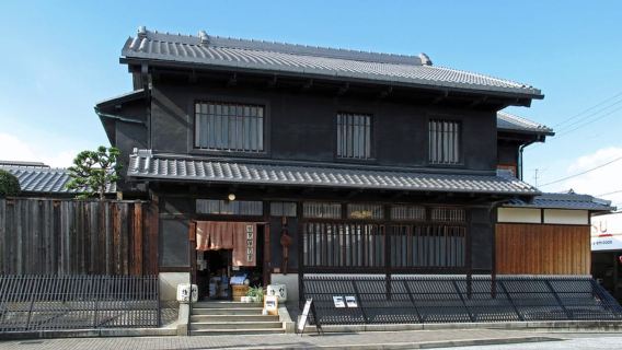 Kioto: Recorrido por el distrito de Fushimi Sake con paseo en barco