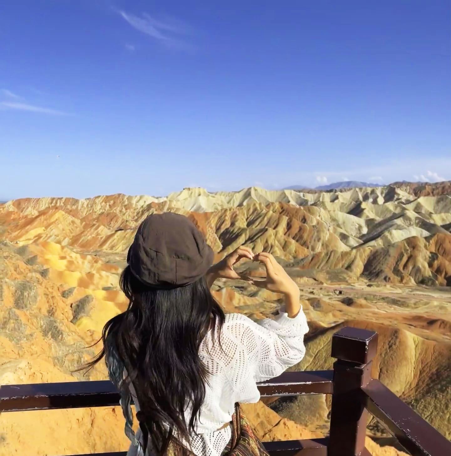 Tianfu Sand Palace + Shui Mo Danxia + He Kou Ancient Town + Yellow River Building 1-day Tour