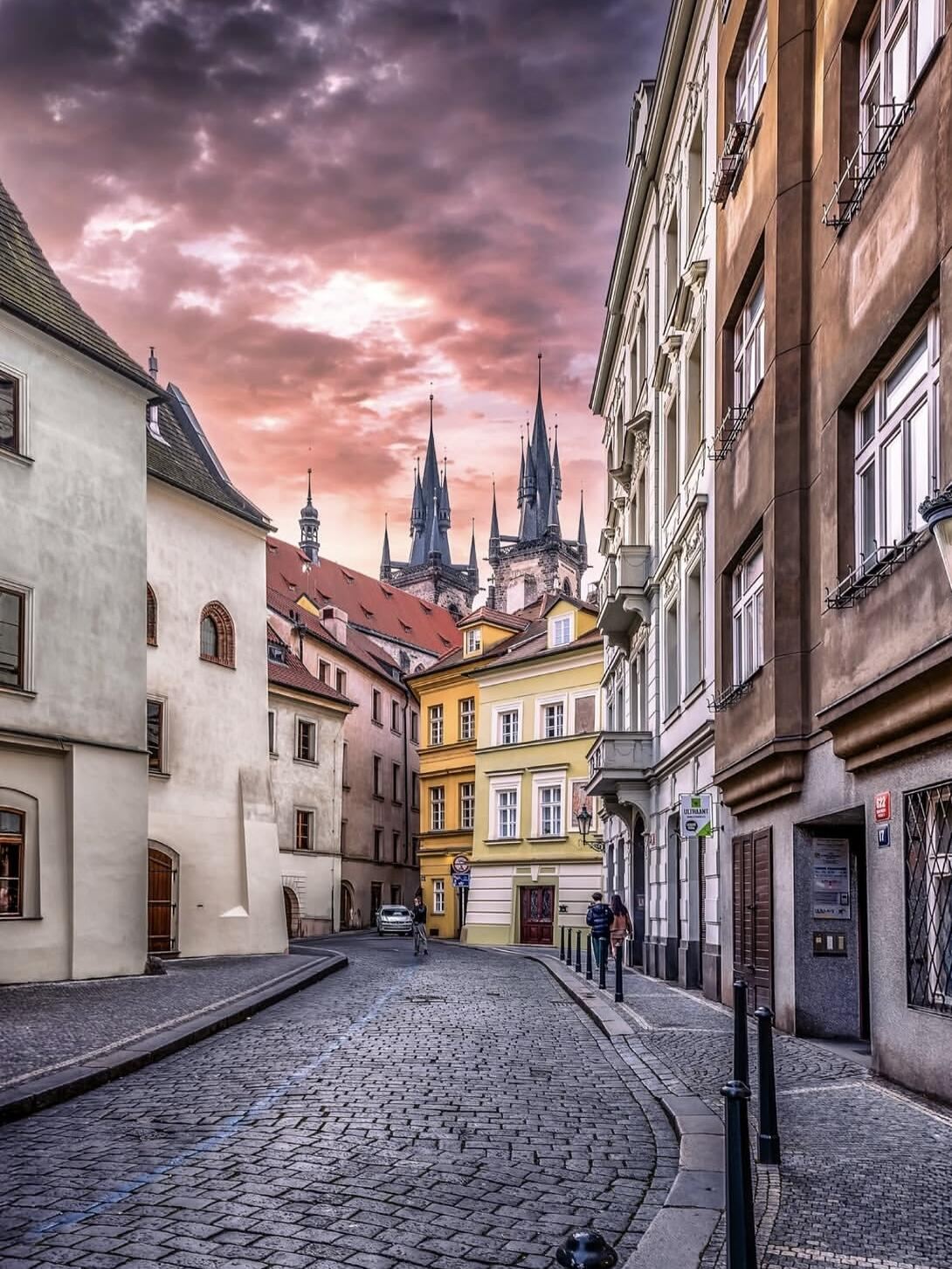 捷克布拉格-利托米什爾城堡-人骨教堂-聖巴巴拉教堂一日遊