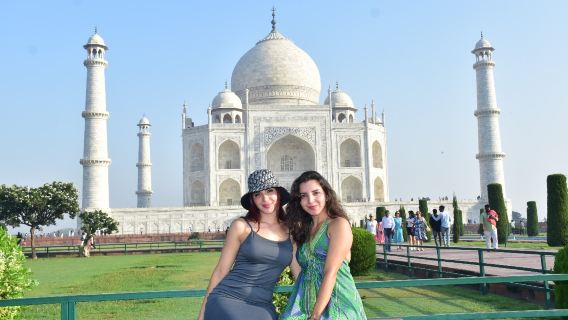 From Delhi: Skip-the-Line Taj Mahal & Agra Fort Private Guided Tour with Tickets