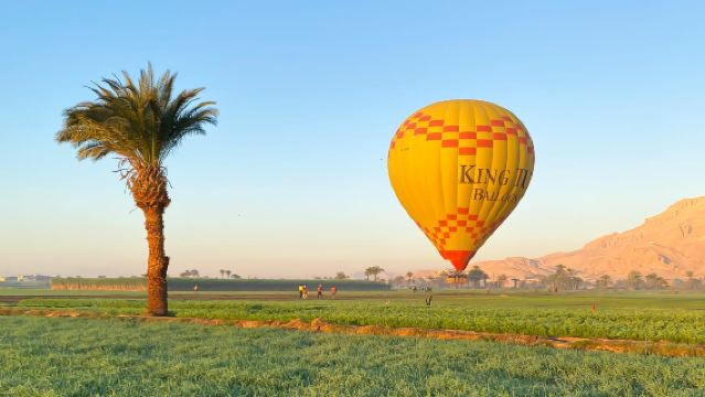 Luxor Morgendliche Heißluftballonfahrt über das Tal der Könige mit Hotelabholung