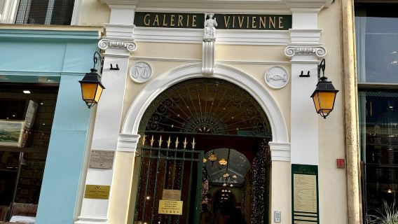 Croissants, Scandals & Secret Passages: Hidden Food Tour of Paris