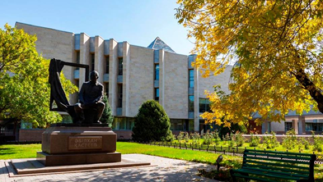 พิพิธภัณฑ์เครื่องดนตรีแห่งชาติ + มหาวิหารอัสสัมชัญ + ตลาดเขียว + มัสยิดกลาง + หอศิลป์แห่งชาติ