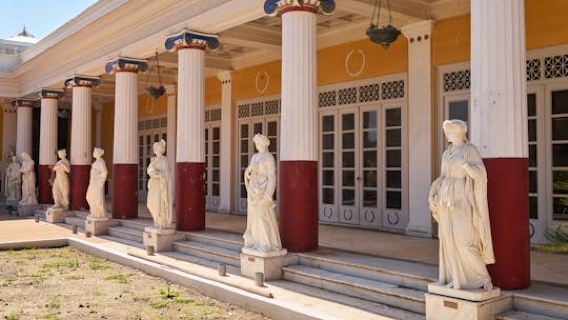 Εξόρμηση σε μικρή ομάδα στην Κέρκυρα με επίσκεψη στο Ανάκτορο Αχίλλειο και την Παλαιοκαστρίτσα