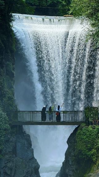 Guiyang  Private Day  Tour: Xianghuoyan Waterfall Hike & Tiankeng Cave‑Coffee Experience