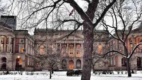 Toronto Highlights Audio Tour: Historic Landmarks and Academic Grandeur