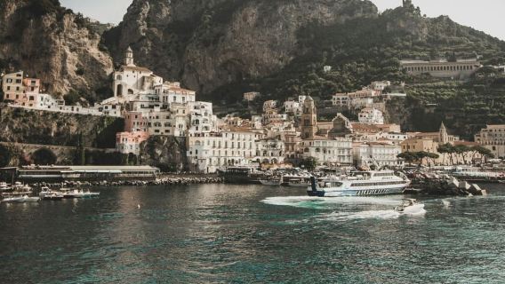 Salerno: Fast Ferry Journey Between Salerno and Capri
