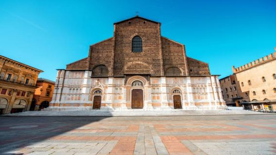 Bologna: Art, History & Culture BikeTour with Licensed Guide