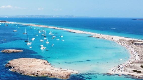 Ibiza: Figueretas Round-Trip Transfer to Formentera