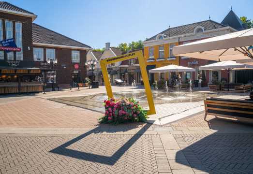 Roermond Outlet free parking extra 10% off Starbucks voucher Designer  Outlet Roermond self-drive combo ticket