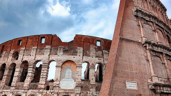 Civitavecchia Harbour: Roundtrip by Bus to Rome