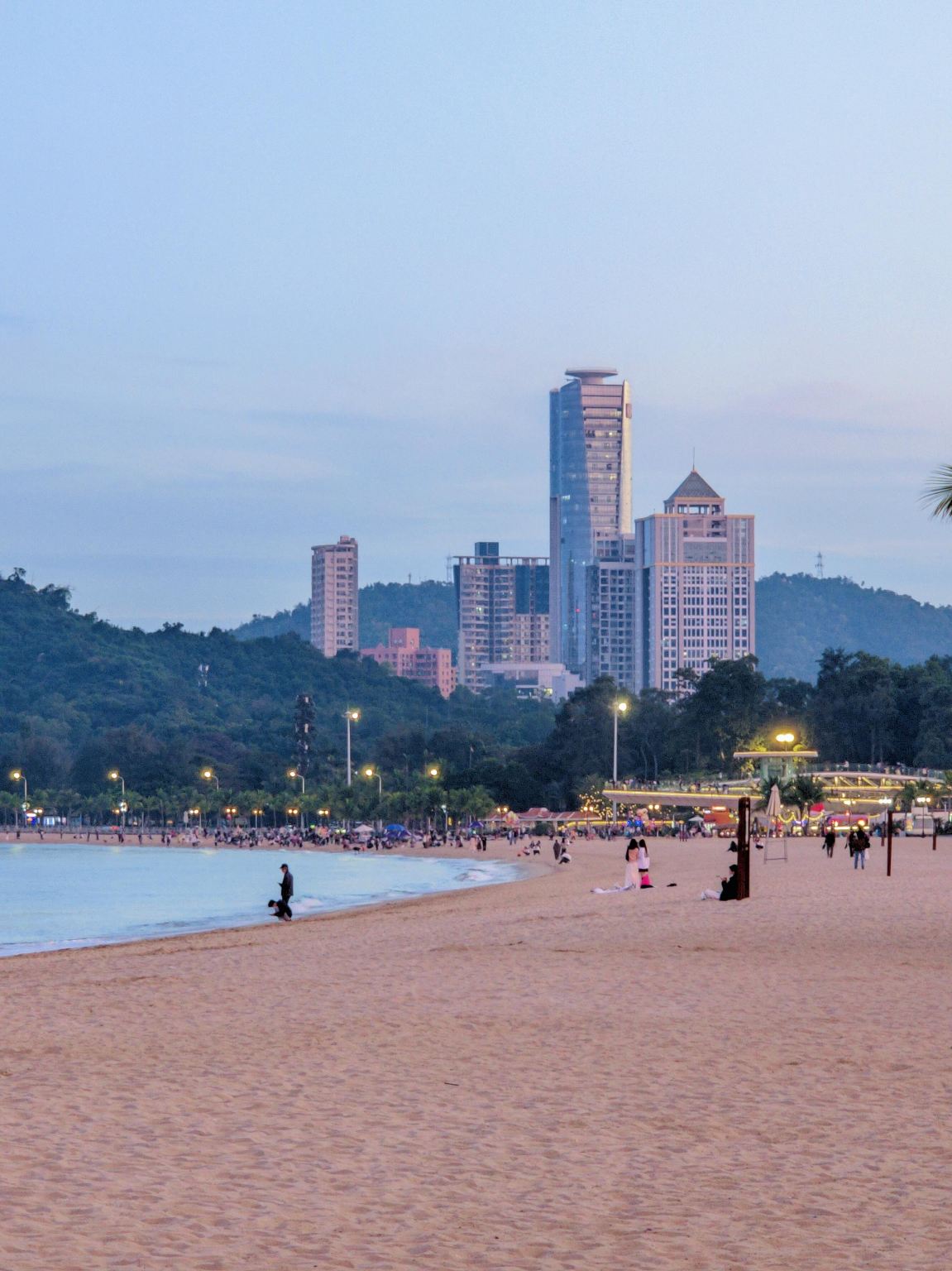 Zhuhai Opera House + The New Yuan Ming Palace + Wild Tiger Island + Meixi Archway private charter 1-day tour with English service available