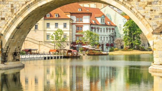 Dongguan Yinxian Villa + Nanshe Ming and Qing Ancient Village + Xixi Ancient Village + Songshan Lake one-day tour English Service