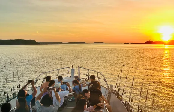 澎湖：夜釣小管體驗・品嚐小管麵線｜亞伯遊艇