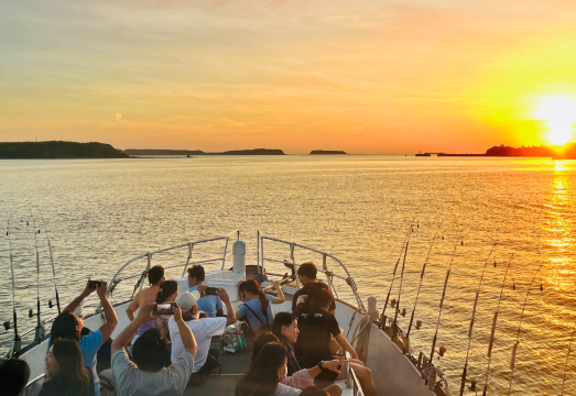 Penghu: Night squid fishing experience and squid noodle tasting | Abel Yacht