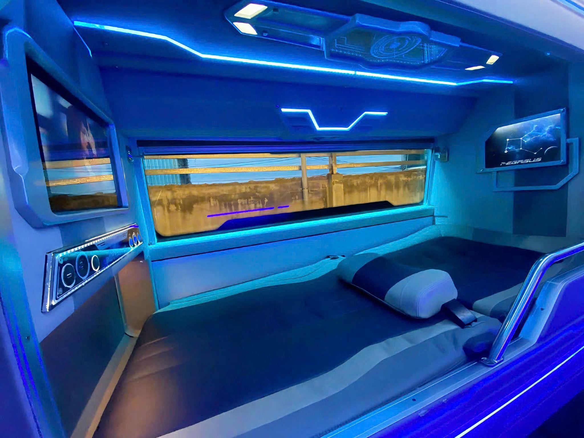 Sa Pa Express - Cabine de luxe en bus-couchettes de Sa Pa à l'aéroport de Hanoï