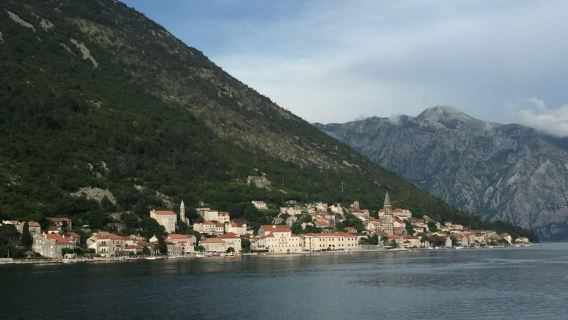 Teluk Perast Kotor: naik perahu ke Our Lady of the Rocks & kembali