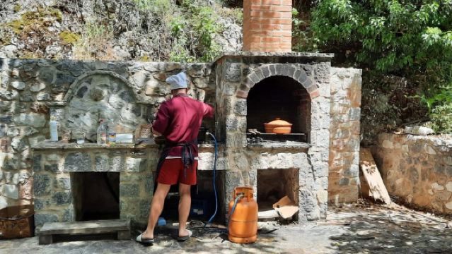 Tour en barco por el Municipio de Ocrida: Sv. Naum, Zaum, Trpejca y barbacoa|Lale Tours