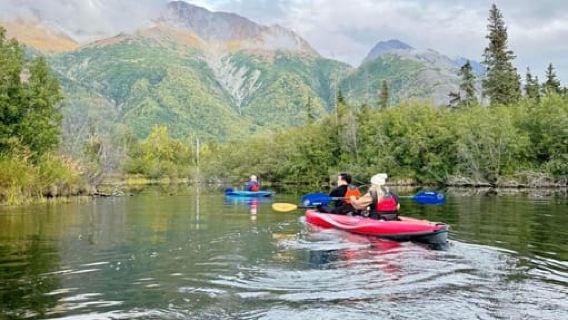 Alaska: Kajak-Erlebnis bei kaltem Wetter