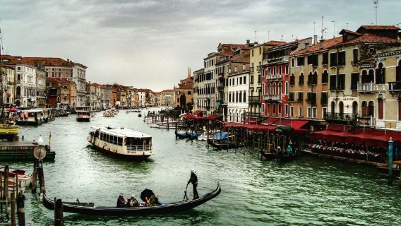 Venesia: Tur gondola dengan penjelasan pengantar langsung dan panduan audio