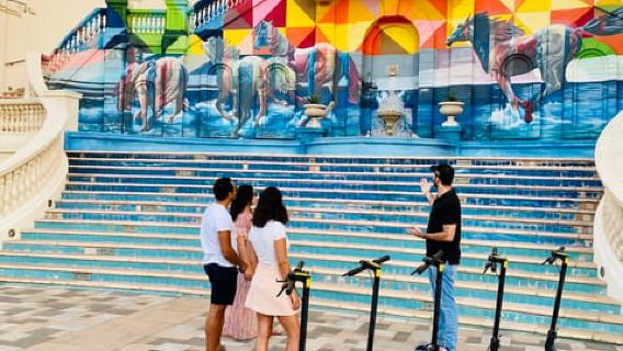 Dubaï : visite guidée en scooter électrique de la marina, de JBR et de Bluewaters
