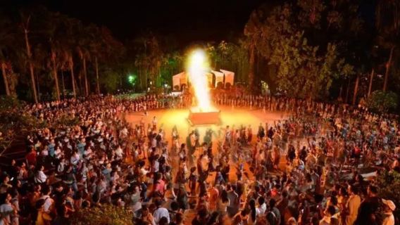 [Xishuangbanna] Biglietto d'ingresso per lo spettacolo serale "Lancang-Mekong" con danze e falò (grande spettacolo folcloristico + immersione nella cultura Dai + interazione coinvolgente + buffet con specialità locali)