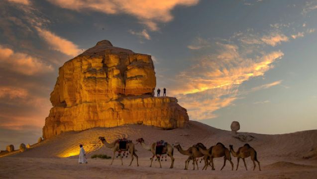 lawatan sehari ke Kota Purba Dadan, Dewan Muzik Maraya dan Platform Pemandangan Puncak Gunung di Al Ula, Arab Saudi