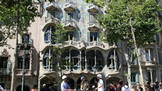 Barcelona: Gaudí Segway Tour