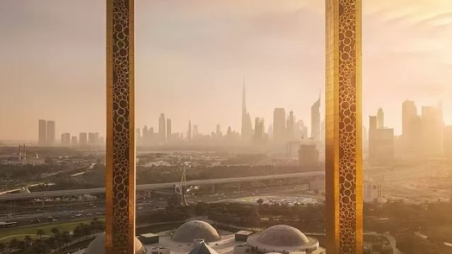 Lawatan sehari ke Burj Khalifa Dubai + Dubai Mall + Palm Jumeirah + Dubai Frame