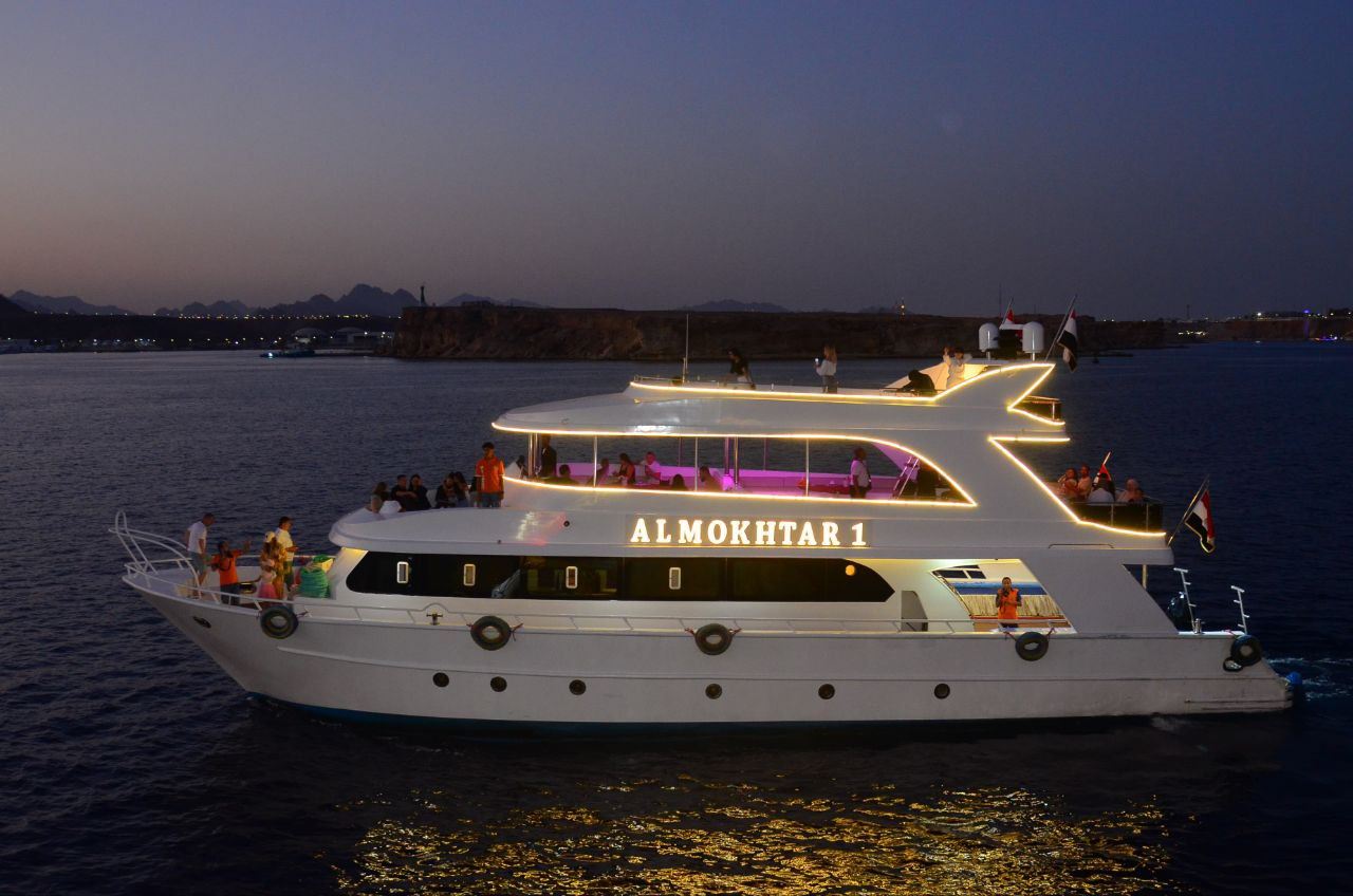 Sharm El Sheikh By Night Dinner On Yacht With Belly Dancer show