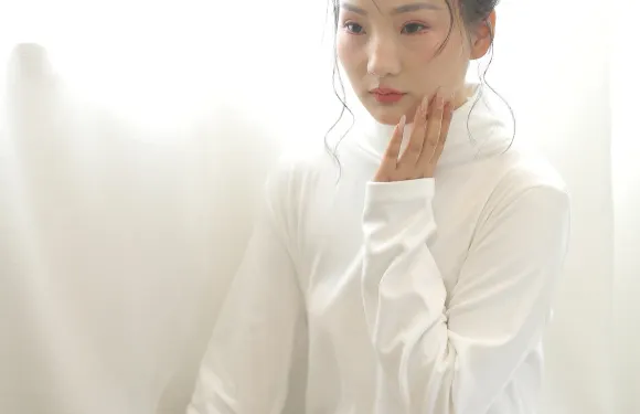 西林旅拍【西林教案/句町遺址博物館/攝影師跟拍約拍婚紗/抓拍紀實】