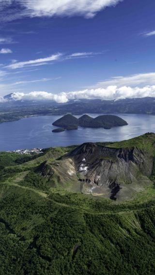 Hokkaido Day Tour: Noboribetsu, Mt. Usu, Lake Toya & Lake Shikotsu