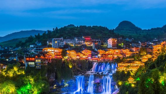 [Bermula dari Phoenix] Lawatan Sehari ke Bandar Furong + Kampung Miao Zhushan + Biancheng Chadong Xiangxi (Kumpulan Kecil 12 Orang)