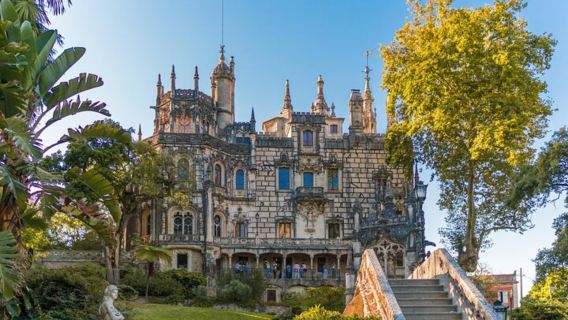 Португалия: Однодневный тур по Синтре с посещением Кинта да Регалейра, Дворца Пена и мыса Рока | Включен входной билет