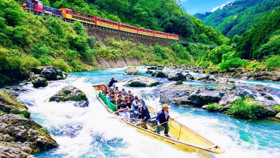 京都嵐山の特色トロッコ列車＋保津川渓谷遊覧船下りワンデーツアー、京都・大阪発
