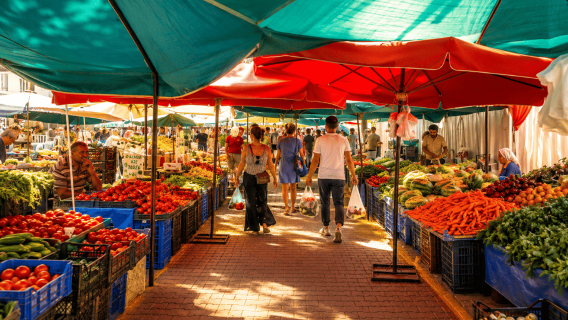 Alanya: Friday Market & Grand Bazaar evening Shopping Tour