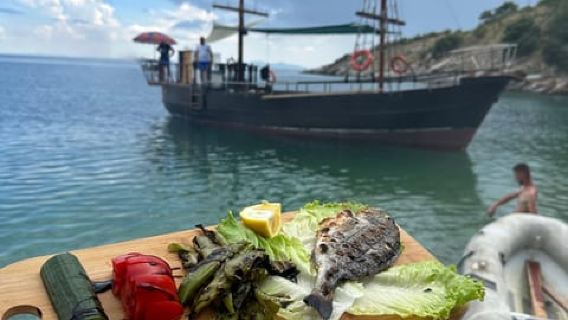 From Ksamil: Tongo Island Boat Tour with BBQ Lunch