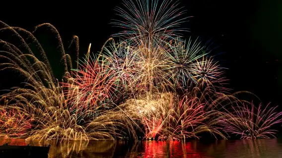 ญี่ปุ่นฮอกไกโด·สำรวจความลับของทะเลสาบโทยะ·ทริปสวยงามแห่งออนเซ็นและดอกไม้ไฟ (ซัปโปโร ไปกลับ)