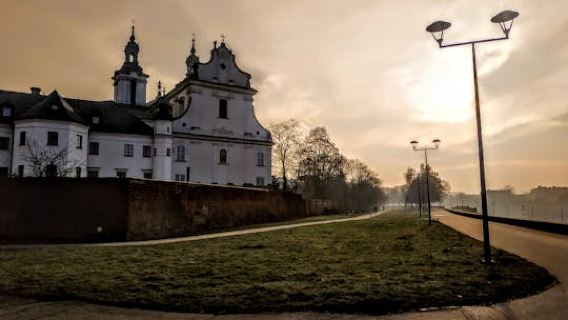 Alchemical exploration game and tour in Kazimierz Jewish District