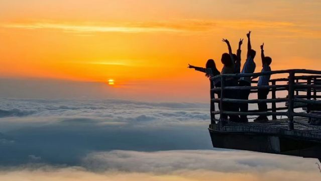 【2-6人團】龍頭山+紅寺湖精品一日遊【可包含來回動車票】