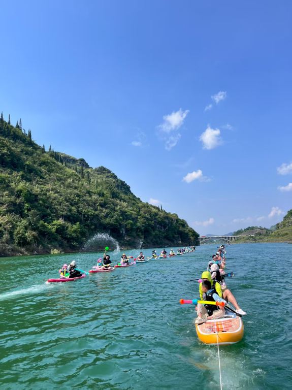 貴州黔西南興義白水河槳板體驗【近萬峰林和興義，成人兒童均可玩】
