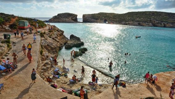 Malta: Du thuyền ngắm hoàng hôn ở Blue Lagoon