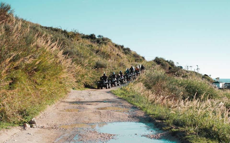 都拉斯：卡爾米 (Kallmi) 帶頭盔的 ATV 四輪摩托車導覽遊