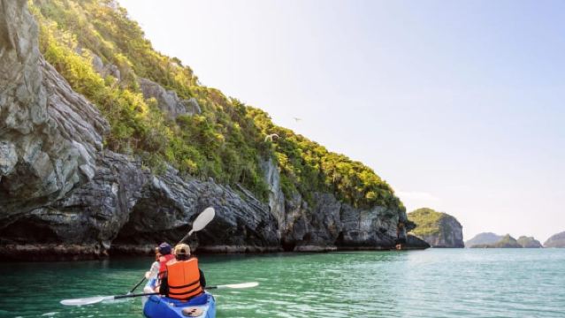 Khao Sok Park: Jungle Kayak Adventure & Wildlife Tour