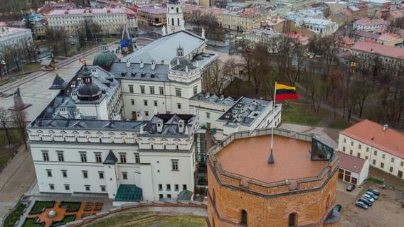 Vilnius: Walking Tour with a Local Guide - Small groups