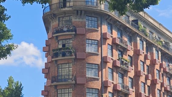 Urban micro-tour: Jiaotong University + Wukang Road + Soong Ching Ling Residence half-day tour with in-depth commentary