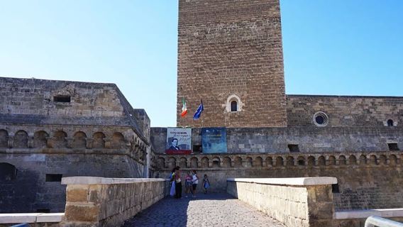 Bari: Führung durch die normannisch-schwäbische Burg