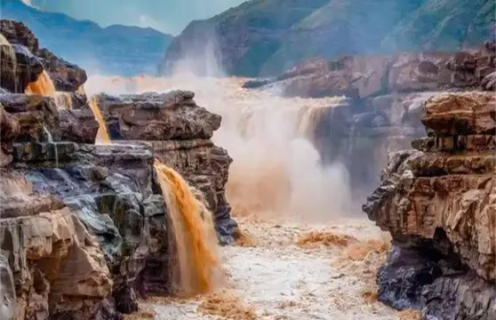 山西壺口瀑布+王家大院(自理)汽車純玩一日遊【太原出發】